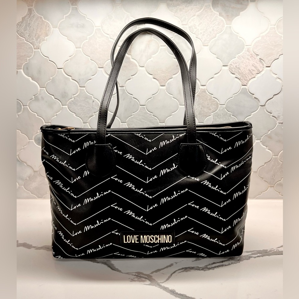 LOVE MOSCHINO Logo Romantic Shopper Shoulder Bag Black Logo w Gold Hardware EUC - Picture 4 of 17
